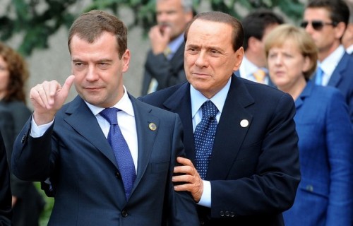Саммит G8. Саркози, Берлускони и странный Медведев. Фото западных информационных агентств