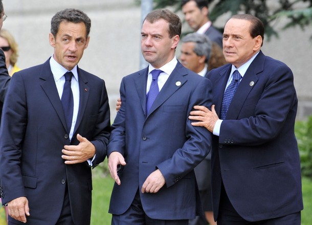 Саммит G8. Саркози, Берлускони и странный Медведев. Фото западных информационных агентств