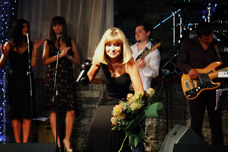 Катерина Голицына. Сольный концерт-съёмка в Шансон клубе 20 мая 2011 года. Фото Роман Данилин' 2011 / Www.romaha.su